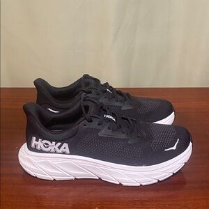 HOKA Arahi 7 Running Walking Shoes Black White Mens 9.5 B